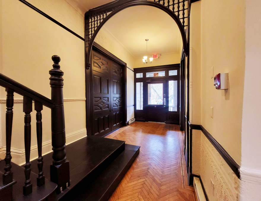 1812 Eutaw Place - Entry facing front